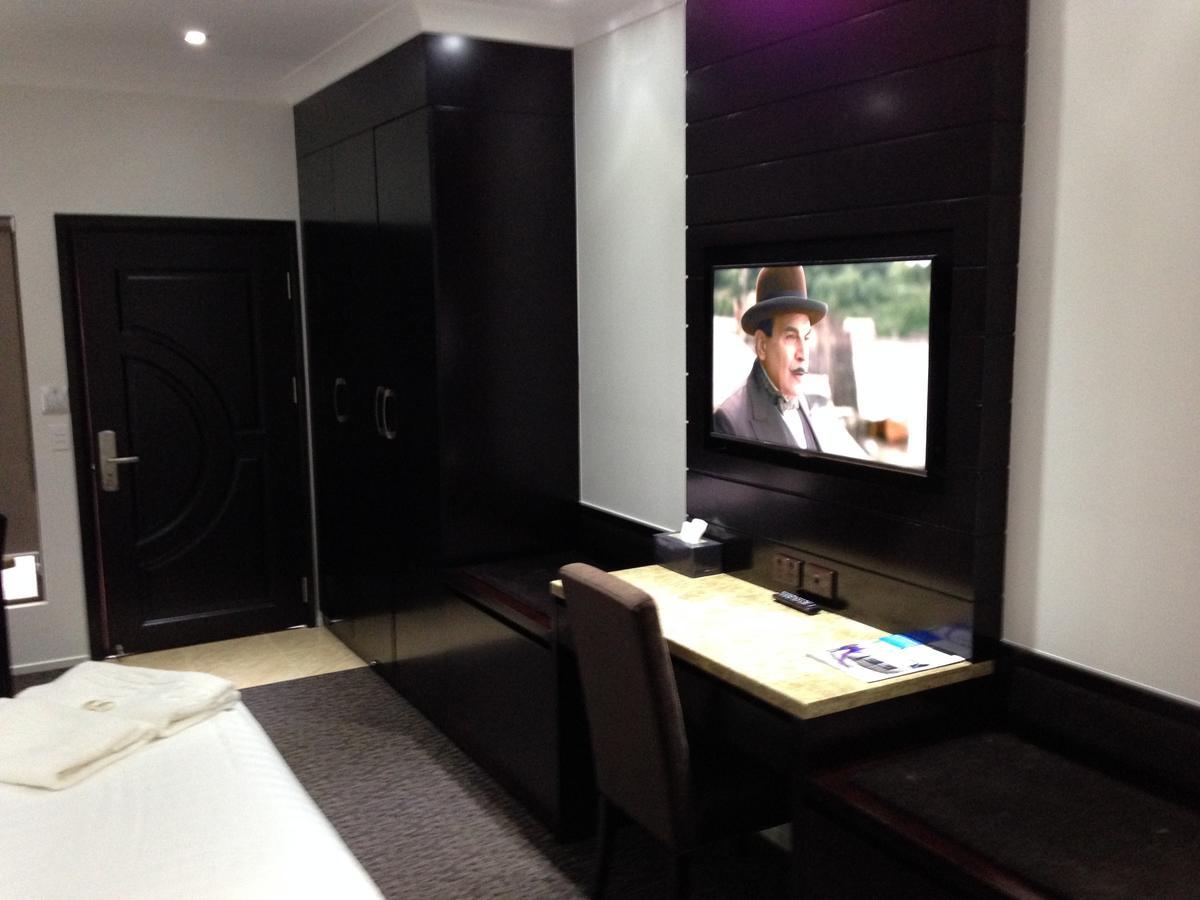 Western Downs Motor Inn Miles Room photo