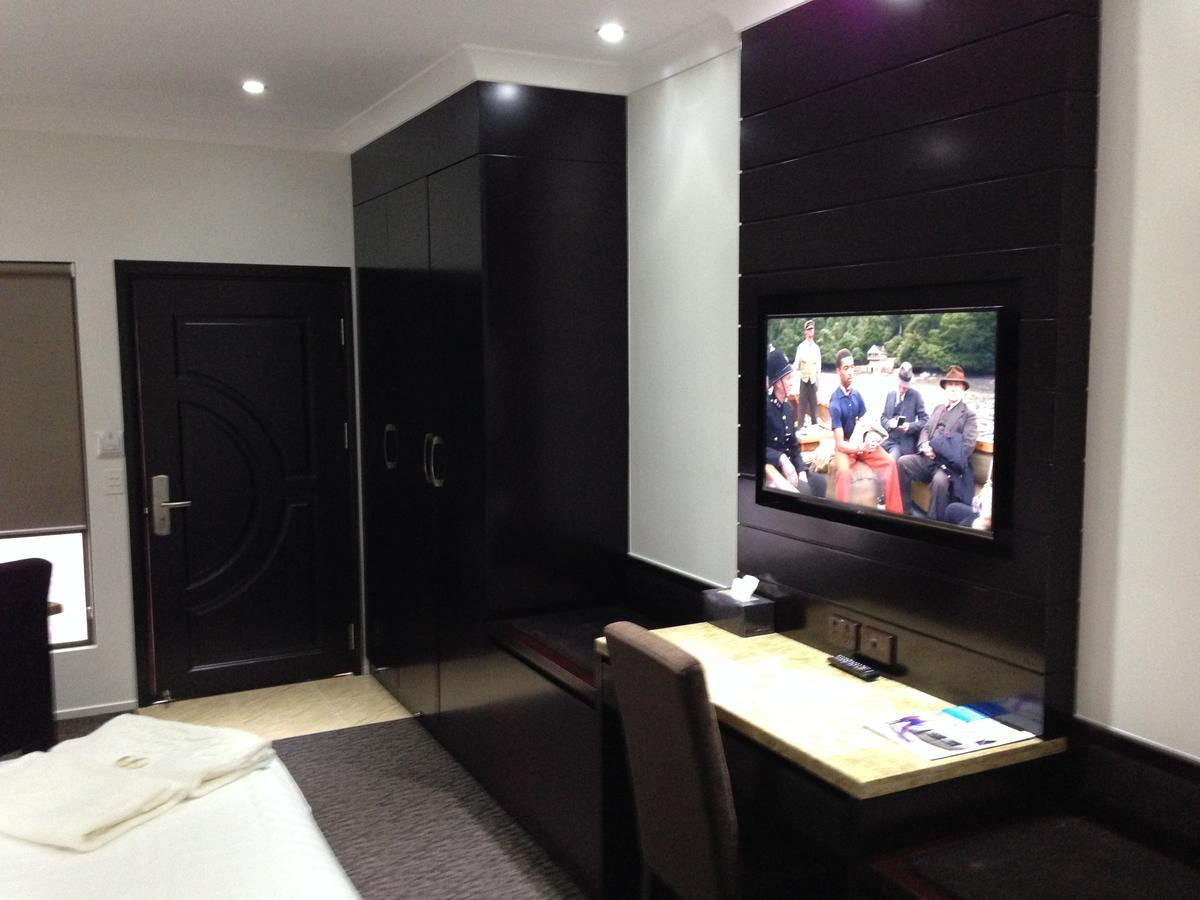 Western Downs Motor Inn Miles Room photo